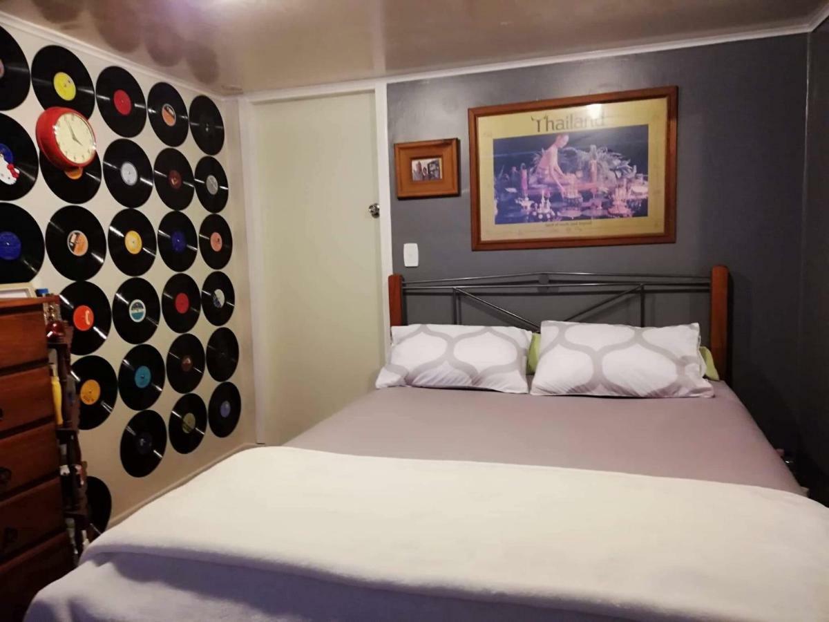 Rooms With A View Haywards Extérieur photo
